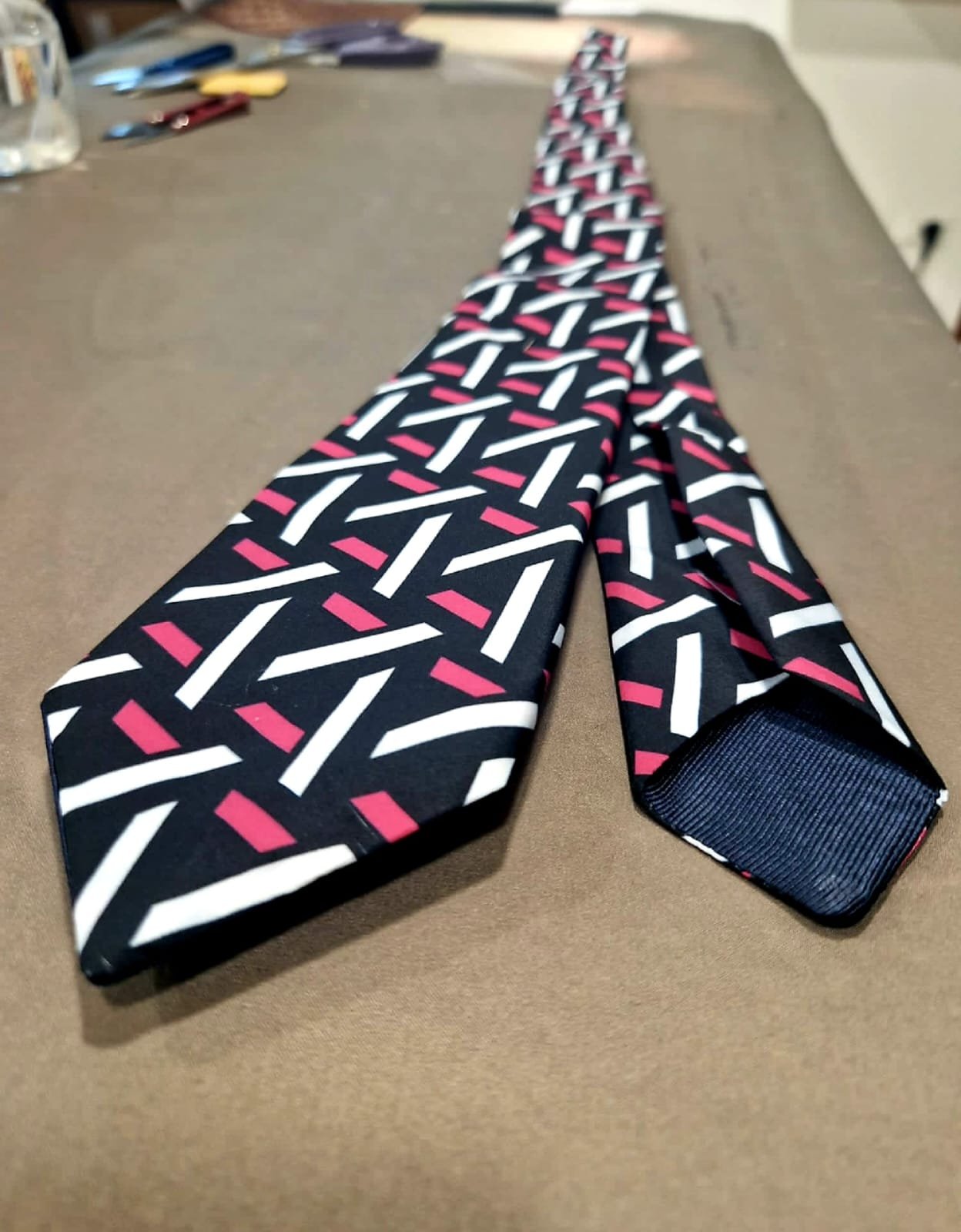 La cravatta nel pattern ABACZ