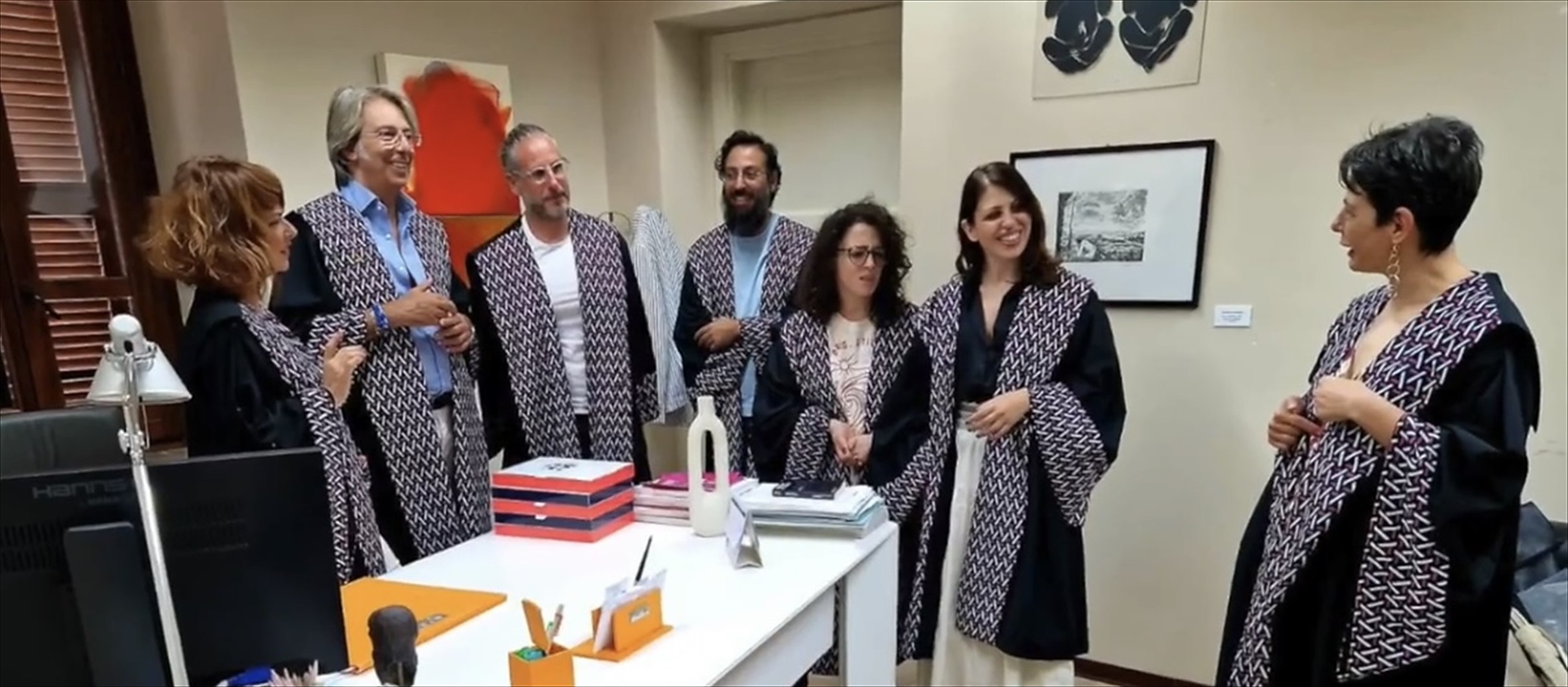 La consegna delle toghe in Accademia: le stole nel pattern ABACZ indossate per la prima volta
