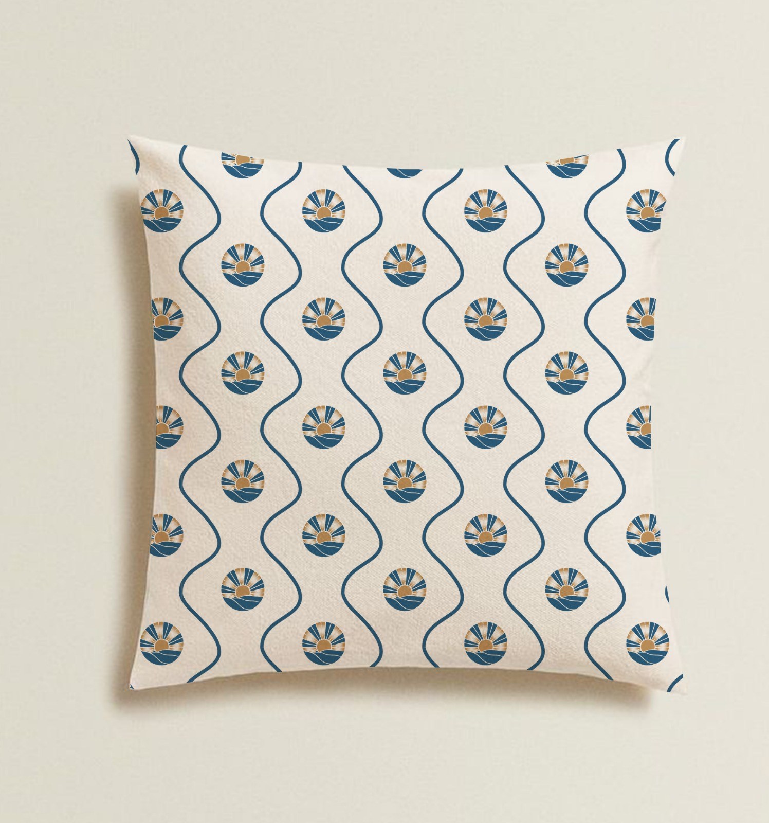 Cuscino con il pattern a onde e il simbolo del sole sul mare